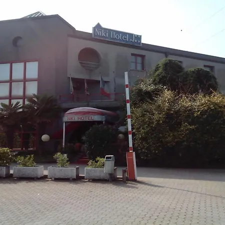 Niki Hotel Tribiano